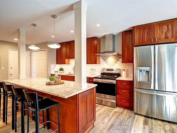 2nd image of 11637 100th Avenue NE #1C