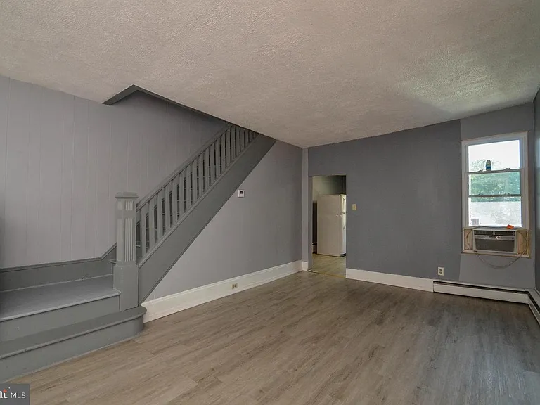 712 Laurel Blvd — Photo 6