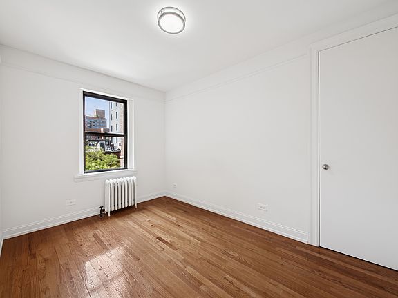3rd image of 115 W 16th St #247