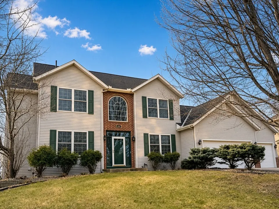 2888 Eagle Valley Dr