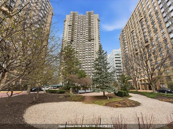 45 River Dr South image 1 of 19