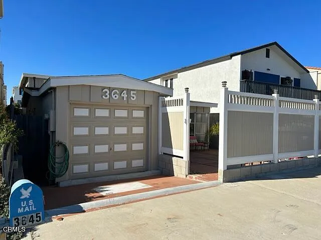 3645 Sunset Ln — Photo 3