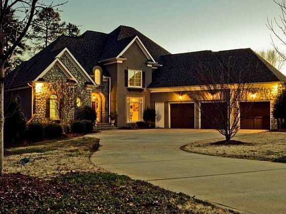 1st image of 104 Wescoe Ct