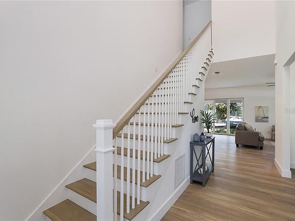 4th image of 587 Bellora Way