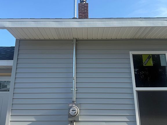 3rd image of 1618 W 6th St