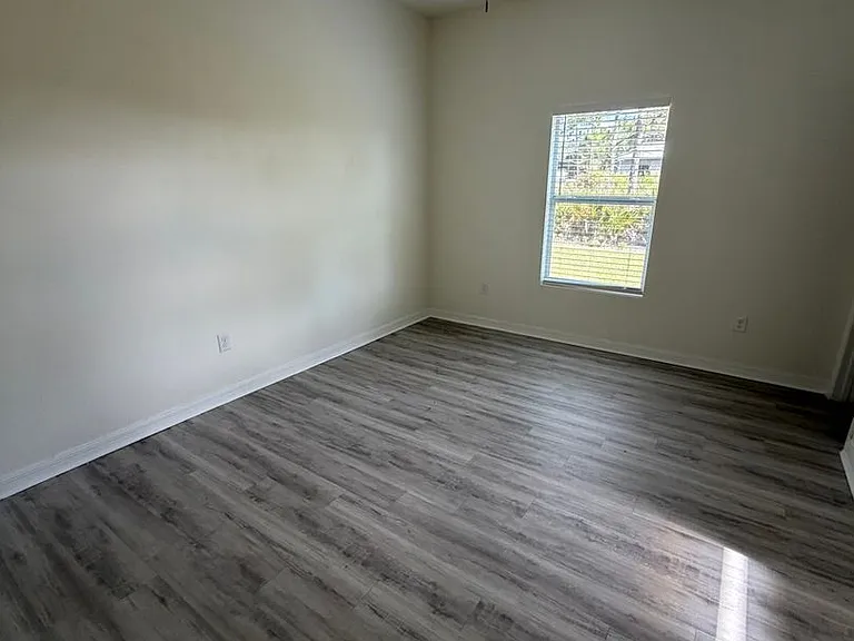 1060 San Cristobal Ave — Photo 8