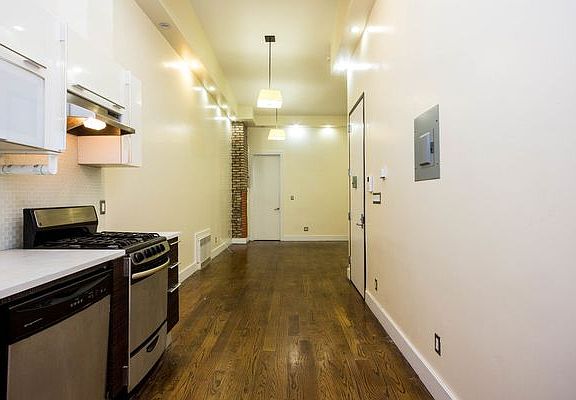 3rd image of 1432 Greene Ave APT 3R