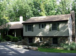 2245 Valley View Dr, Bangor, PA 18013