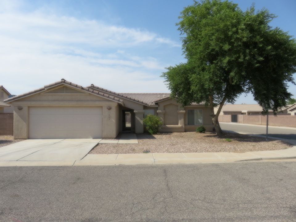 1st image of 2403 E Saguaro Dr