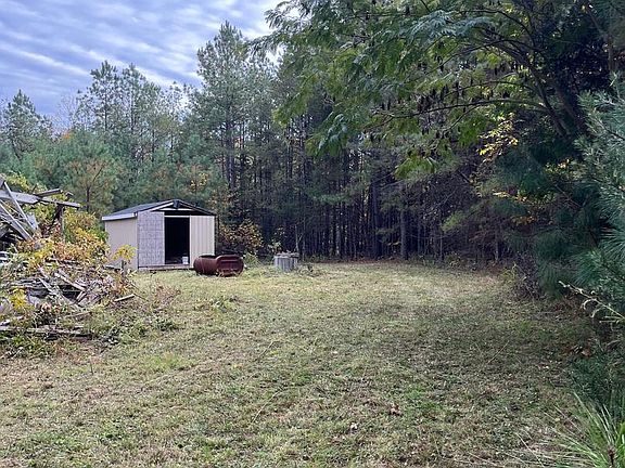 3rd image of 21263 Pendleton Rd