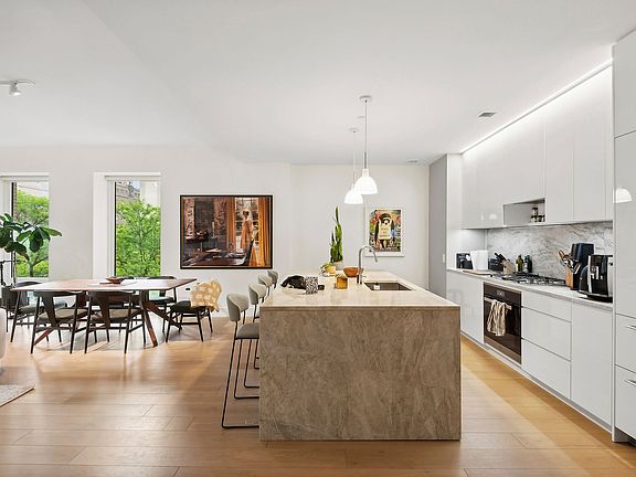 2nd image of 15 W 61st St #3J
