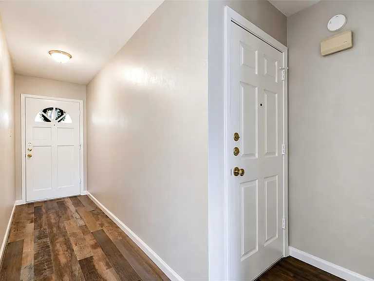 12710 Fenimore Ct — Photo 2