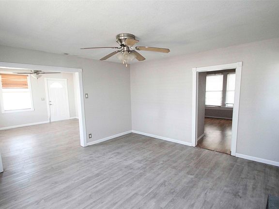 4th image of 923 S Wine St