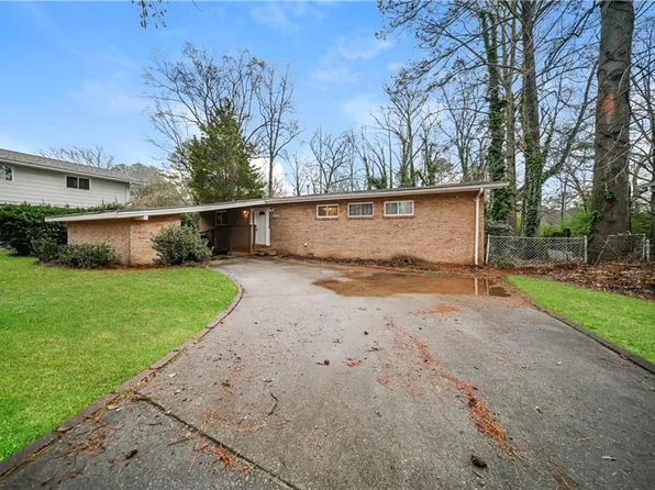 6560 Maddox Rd, Morrow, GA 30260