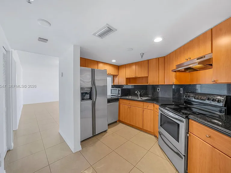 2400 SW 3rd Ave #706 — Photo 3