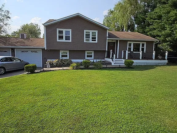 4 bed, $3,600 — Photo 2