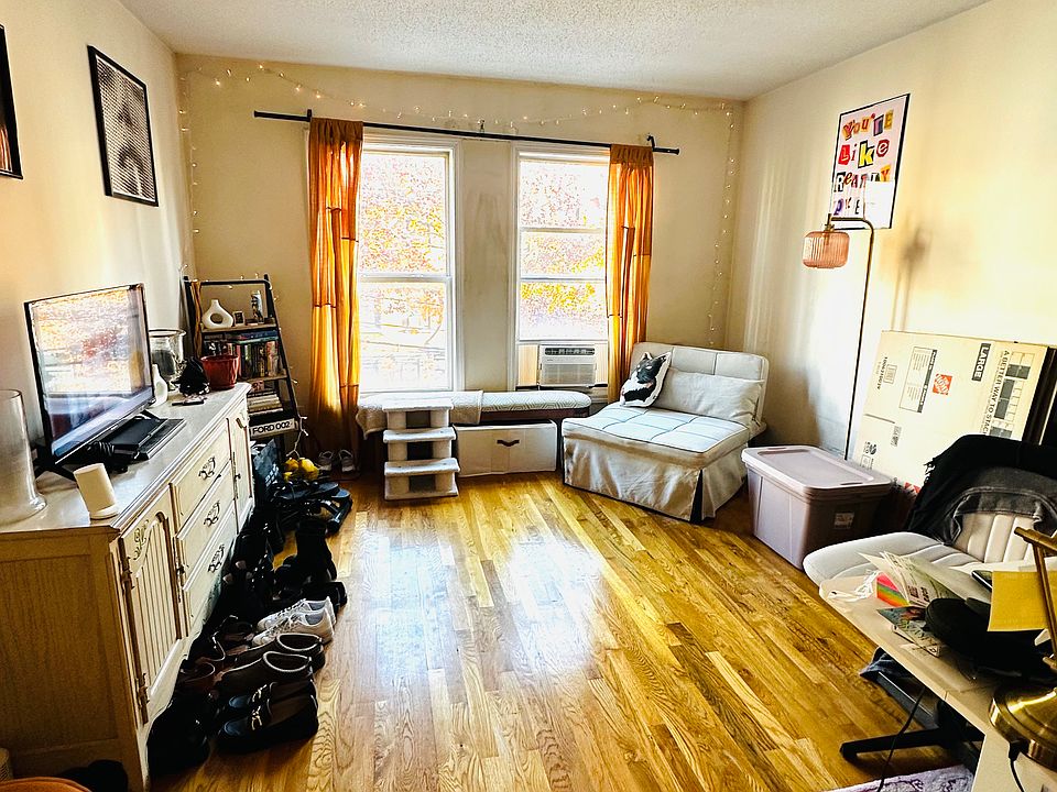 2nd image of 718 Adams St APT 2