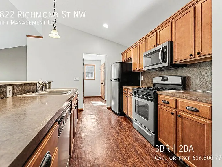 3822 Richmond St NW — Photo 5