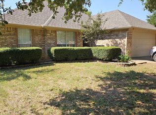 1320 Hyde Park Blvd, Cleburne, TX 76033