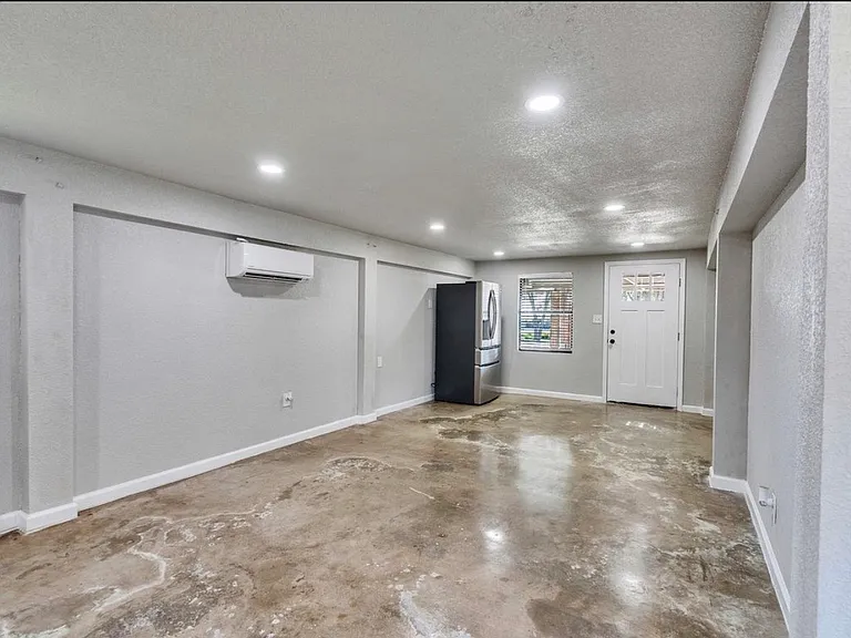 231 Dehart St #1 — Photo 11