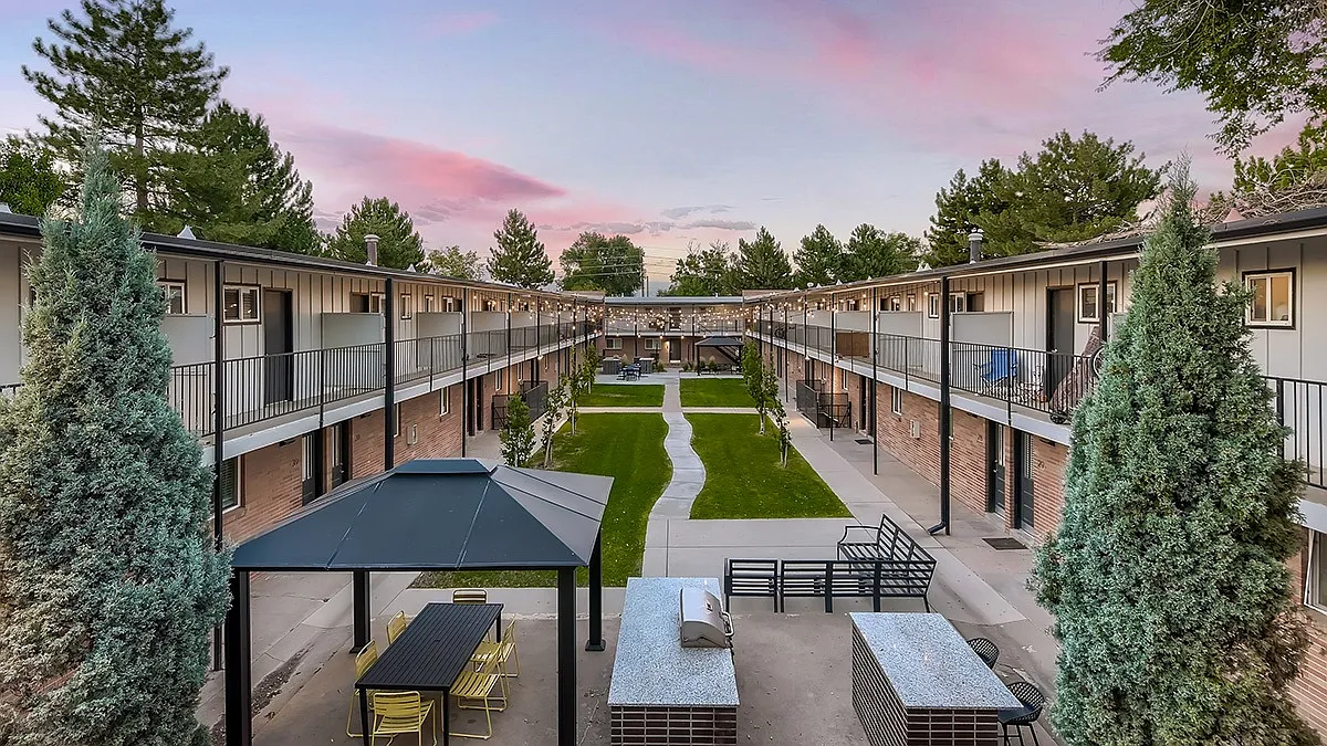 Acoma Square — Photo 1