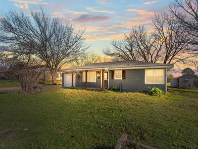 832 N Main St, Springtown, TX, 76082