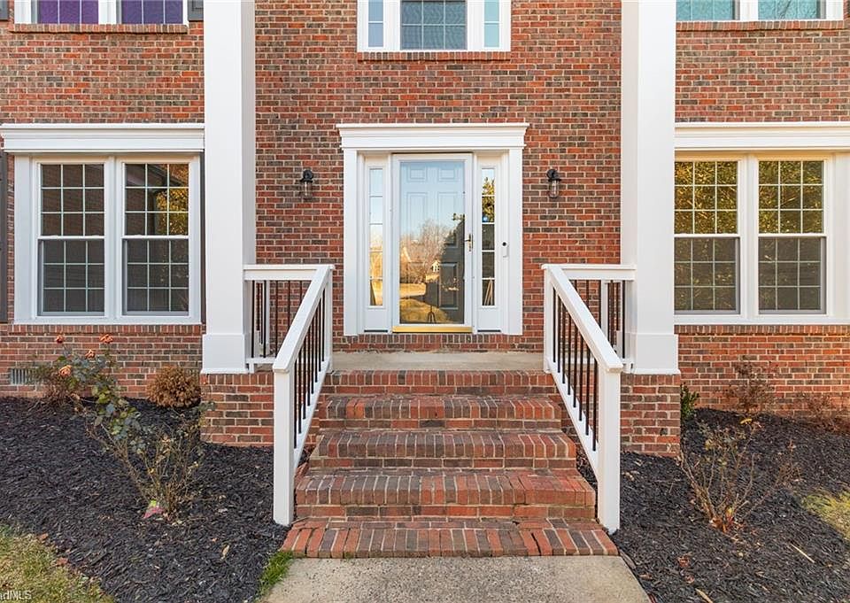 1st image of 8 Killington Pl