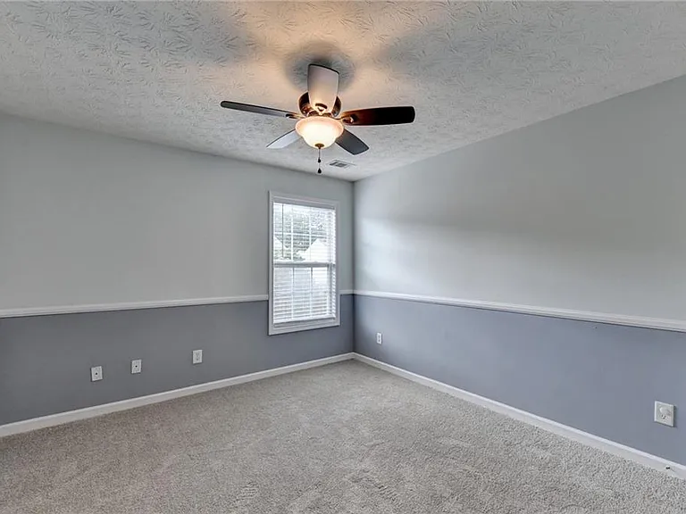 3067 Kentmere Dr — Photo 41