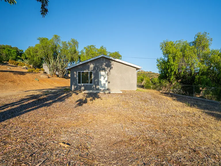 10177 Hawley Rd — Photo 13