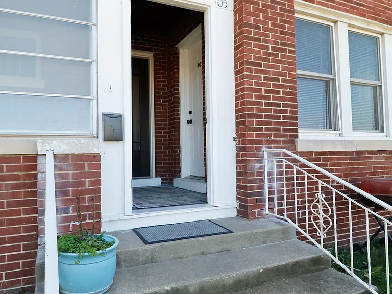 105 Main St #1 — Photo 3