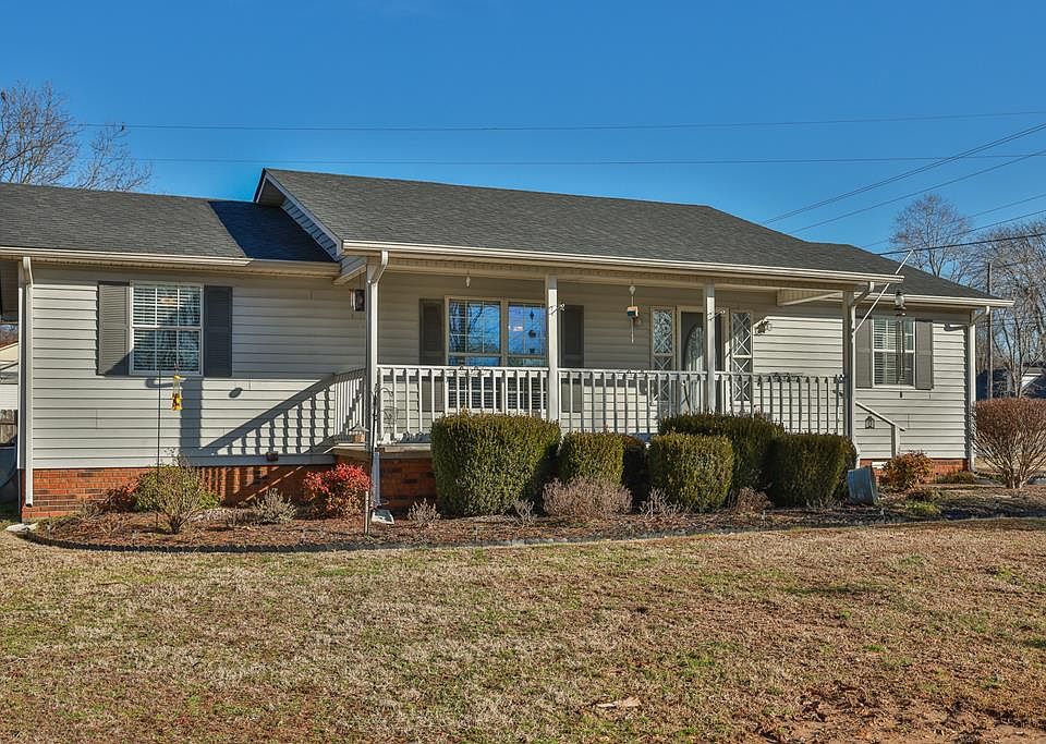 1st image of 124 Cypress Ln