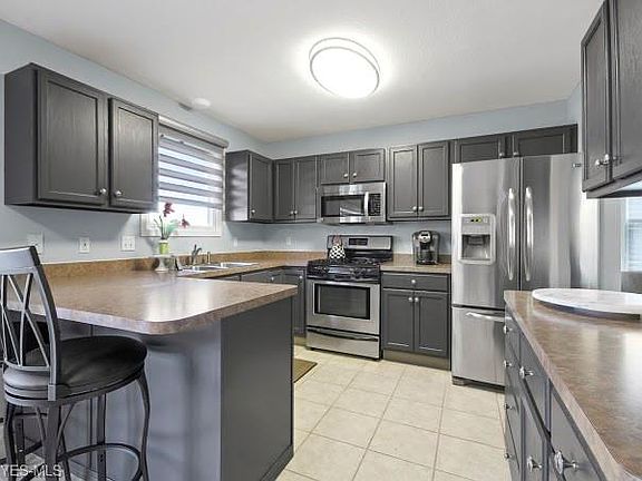4th image of 2960 Lee Lynn Ct