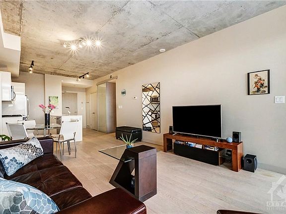 3rd image of 224 Lyon St N #1207
