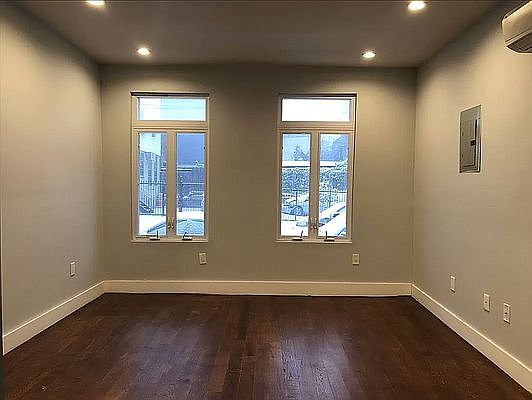 5th image of 37 Catherine St #1L