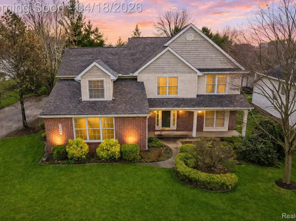 3249 Mackenzie Ct, Howell, MI 48843