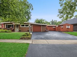 7924 W 98th St, Hickory Hills, IL 60457