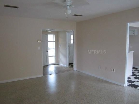 5th image of 215 Krueger St