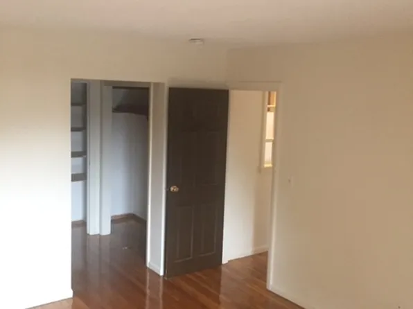 182 Central St APT 1, Stoneham, MA 02180