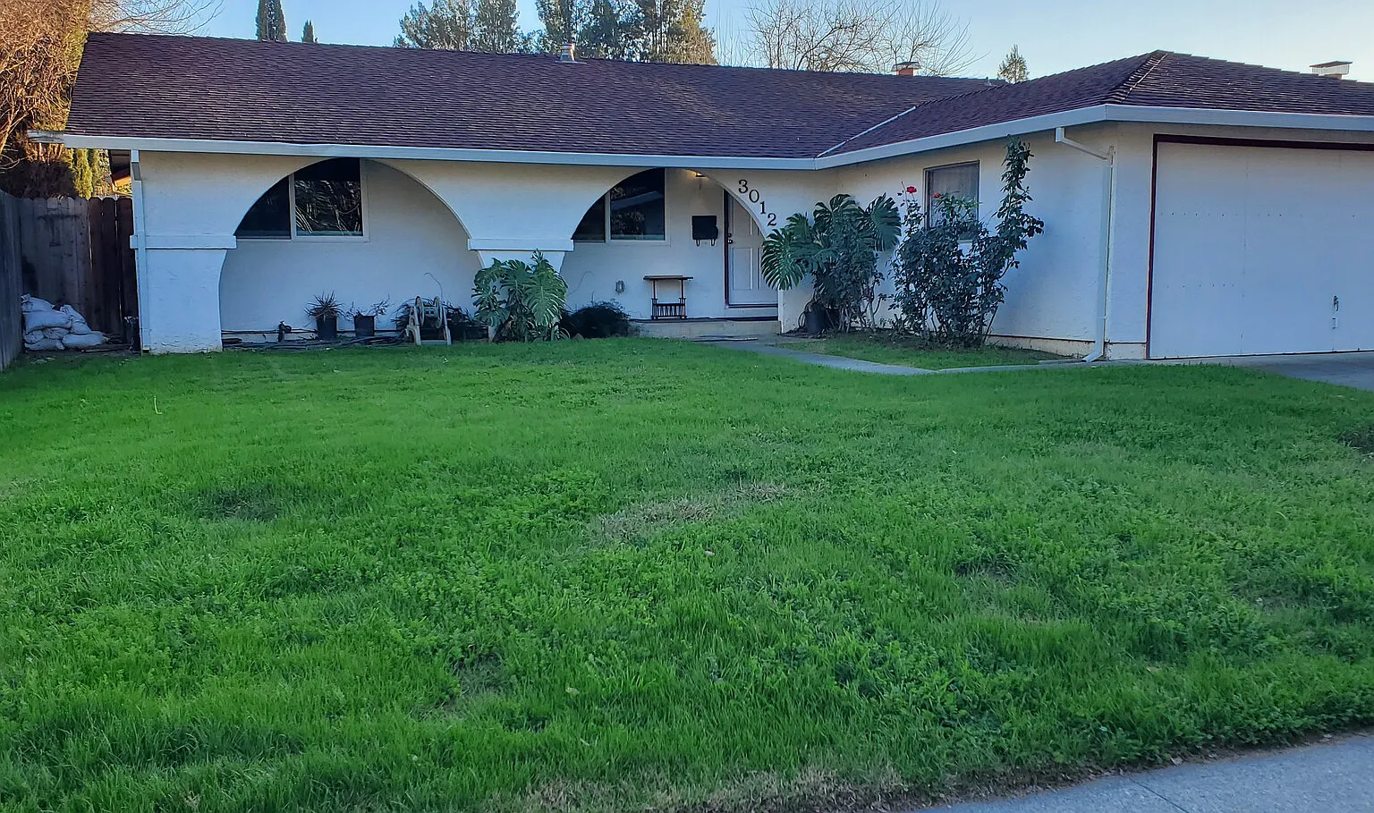 Fully Renovated Home in Safe and Beautiful Neghborhood — Photo 3
