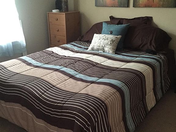 Guest room / Available 5 April 2019