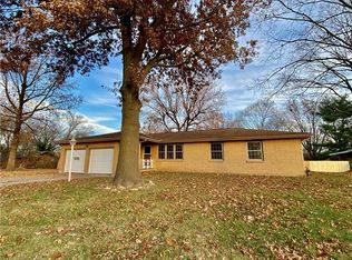 1331 Meadow Ln, Liberty, MO 64068