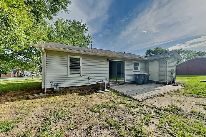2215 Medlin Ct — Photo 18