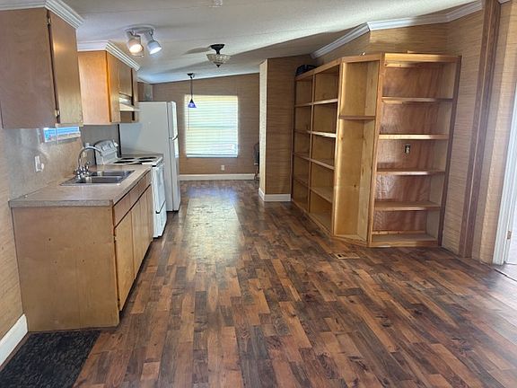 2nd image of 1111 Richard Dr