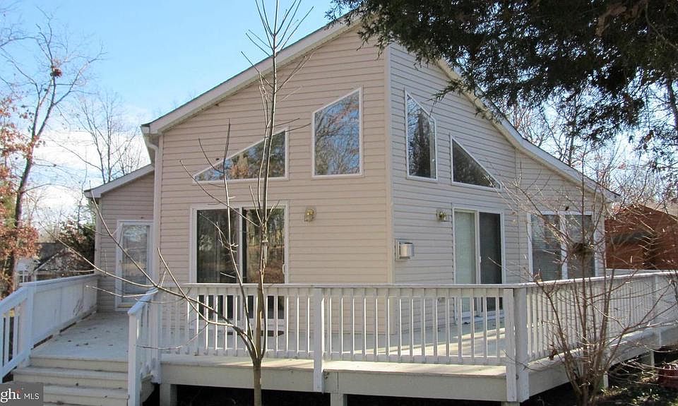 View of back of home