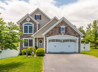 33 Foxcrest Rdg, Staunton, VA 24401