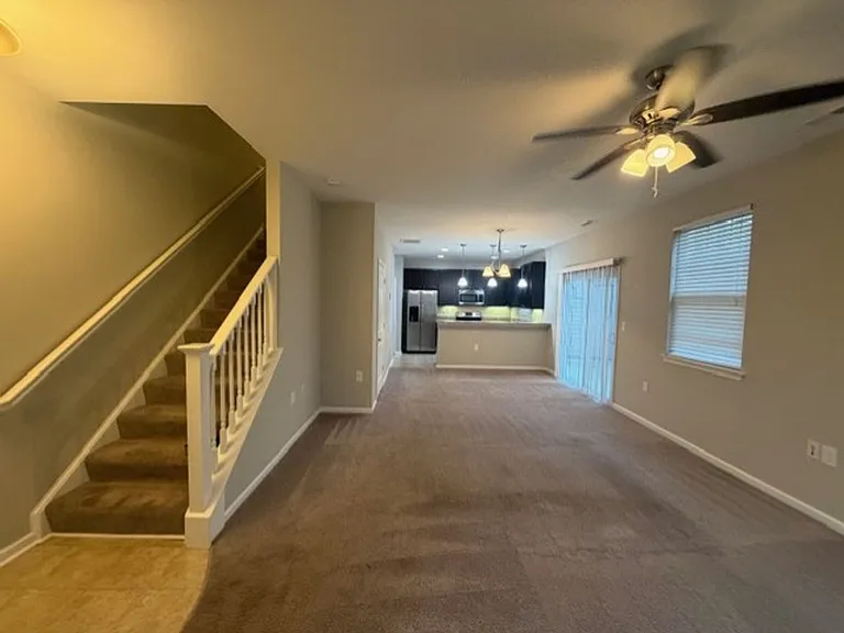 1609 Apsley Ct — Photo 36
