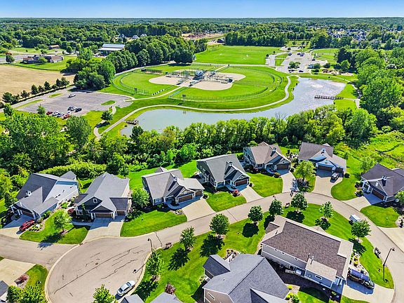 4th image of 7864 Whistle Creek Ct SW #15