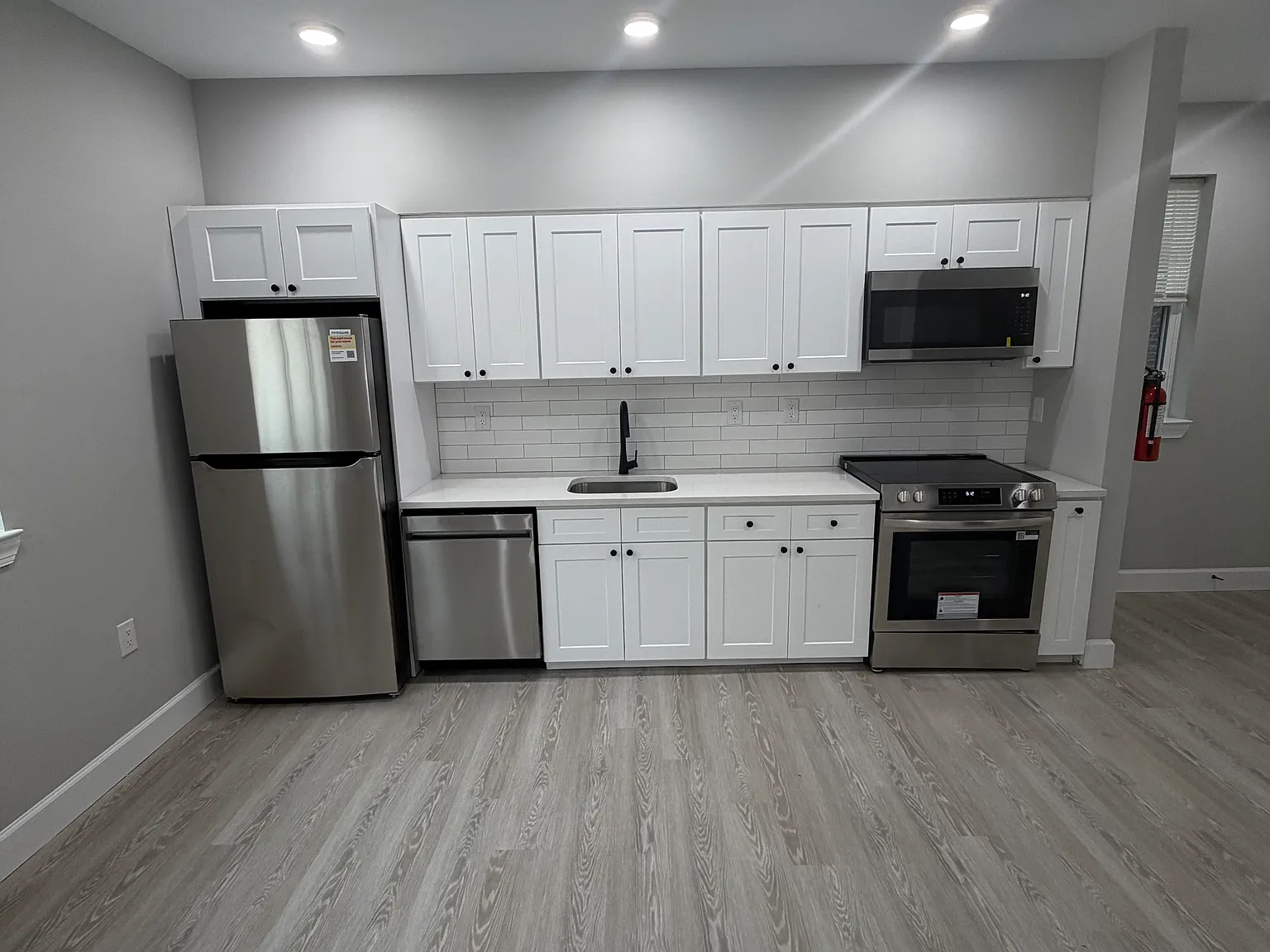 Studio, $1,381 — Photo 2