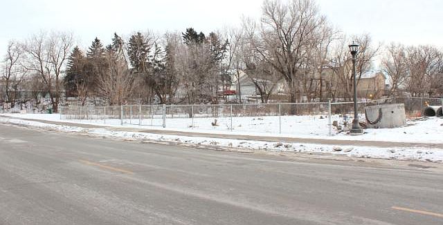 1st image of 0 Arlington Ave E