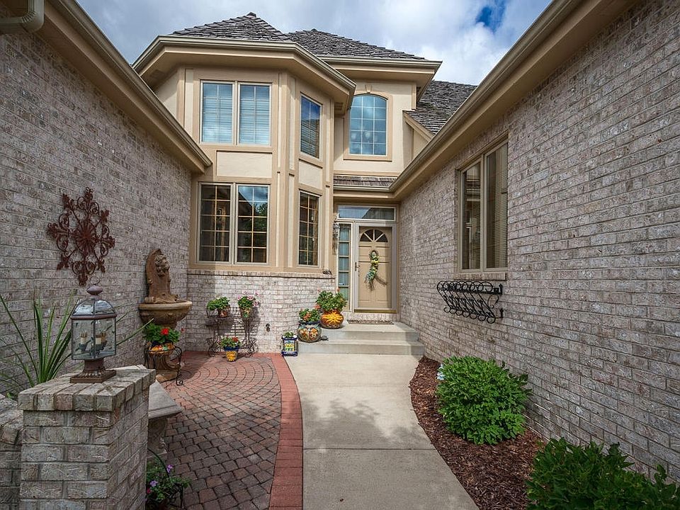 1st image of 8613 Country Club Dr Unit 60